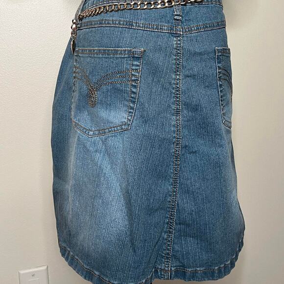 Vintage y2k denim skirt with boho lace floral - Picture 4 of 5